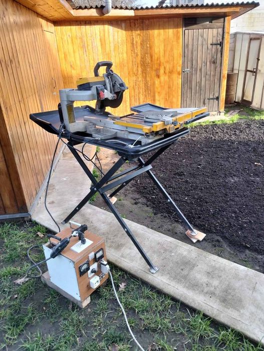 Плиткоріз Dewalt