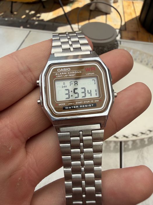 Zegrek casio meski pomarnaczowy