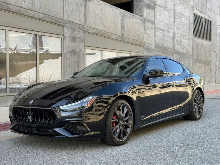 Maserati Ghibli      2019