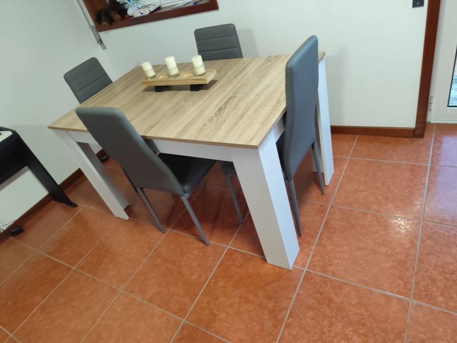 Conjunto mesa extensíve l+ 4cadeiras