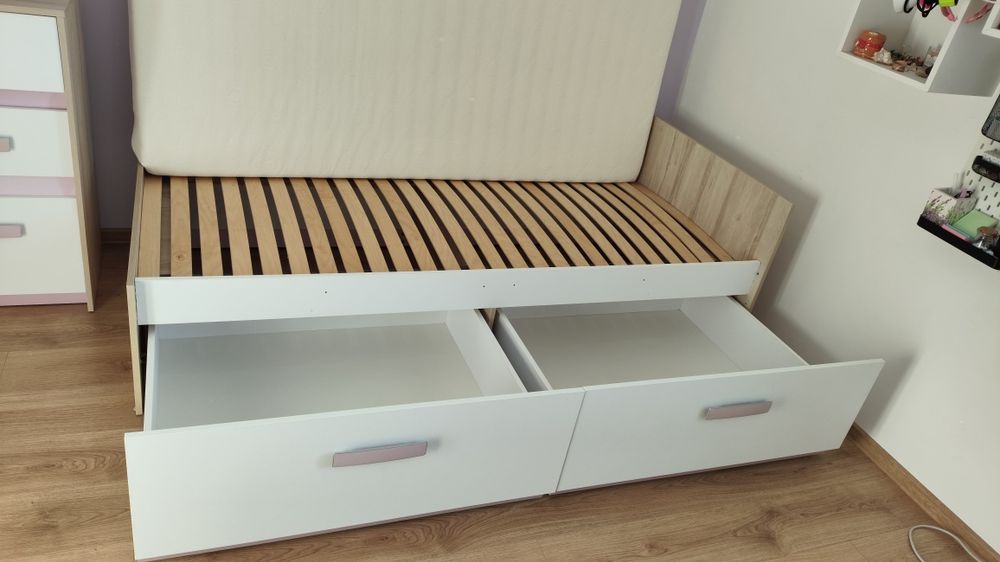 Łóżko młodzieżowe