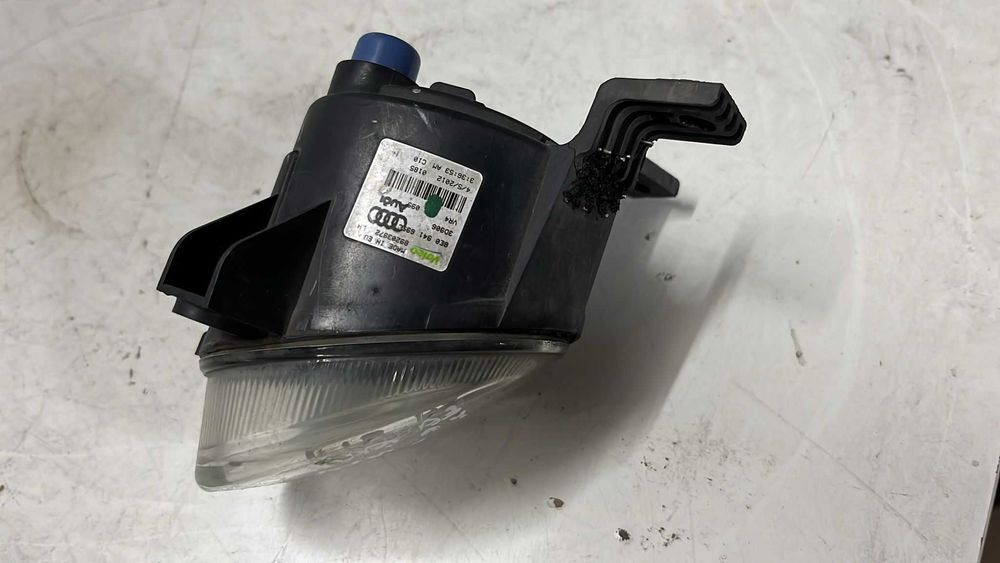 Farol nevoeiro esquerdo Audi A4 S4 B7 8E 8H