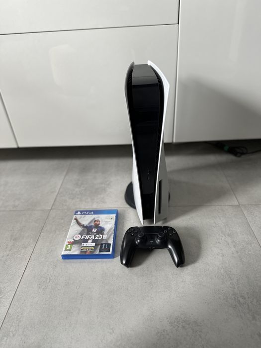 Playstation 5 z napędem disk pad dualsense gra fc 23