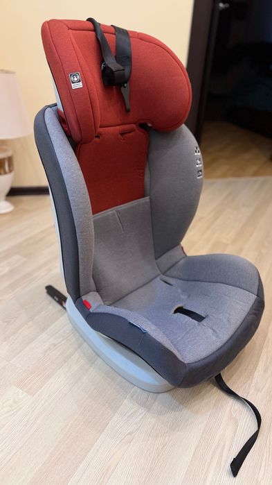 Автокрісло дитяче. Isofix