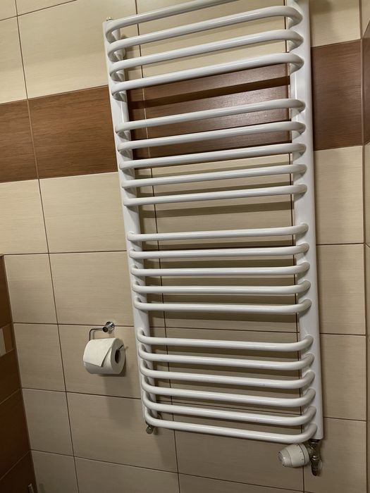 Używane umywalki , kibelki, grzejniki