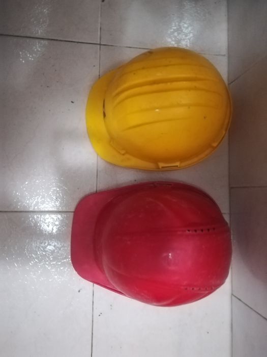 2 Capacetes de Obra64740374518402121
