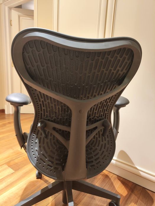 Herman Miller Mirra 2 крісло офісне