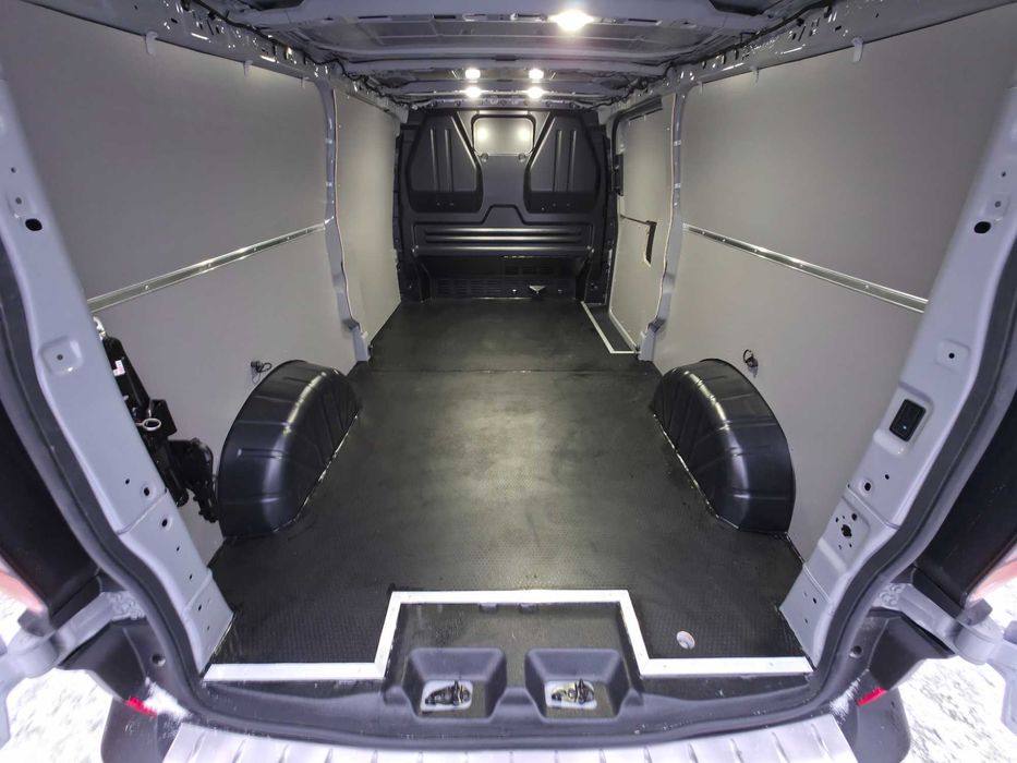 Zabudowa busa ze sklejki Ford Transit Courier Connect Custom Van