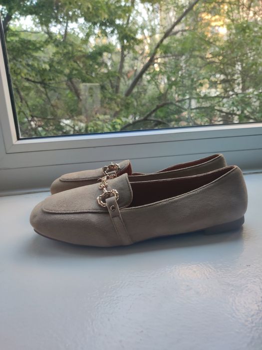 Продам женские мокасины