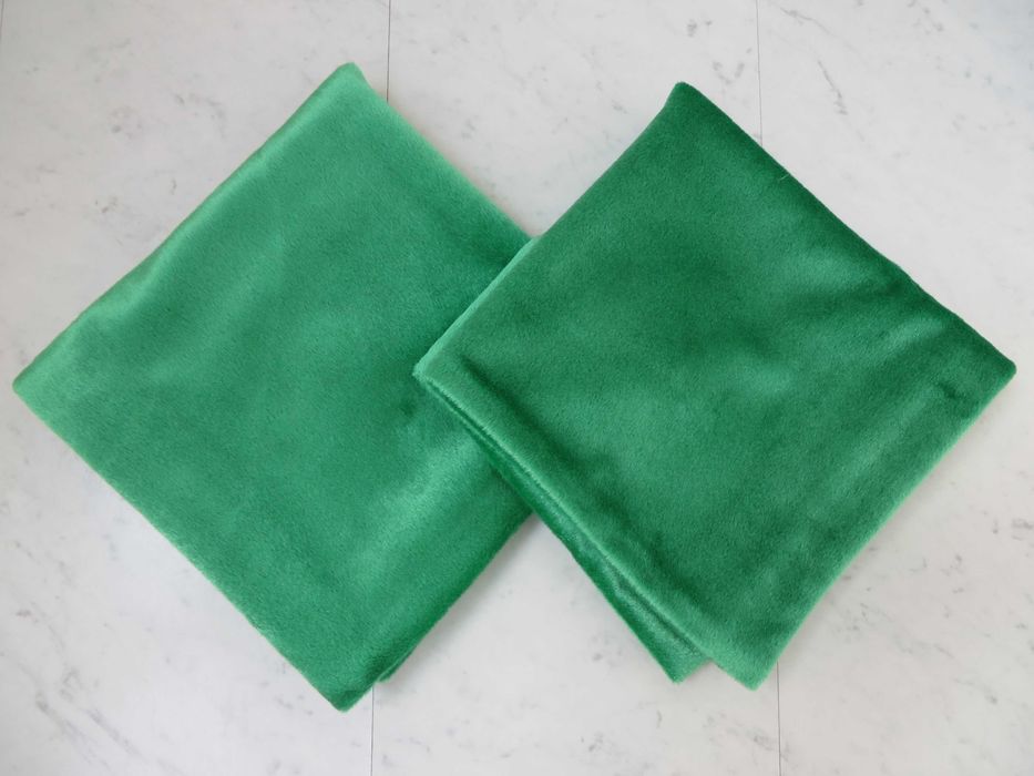 Чохли на диванні подушки.