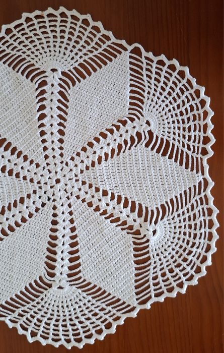 Naperão de crochê branco, 3 peças