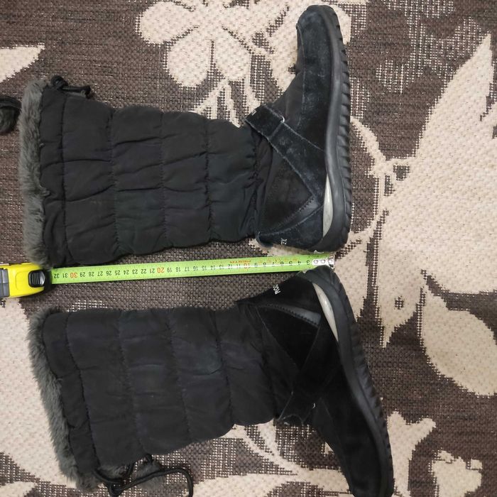 22 см., 23,5см. Зимові чоботи для дівчинки  9-10років