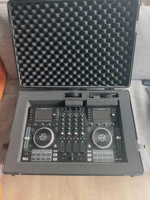 Numark NVII + UDG Hard Case