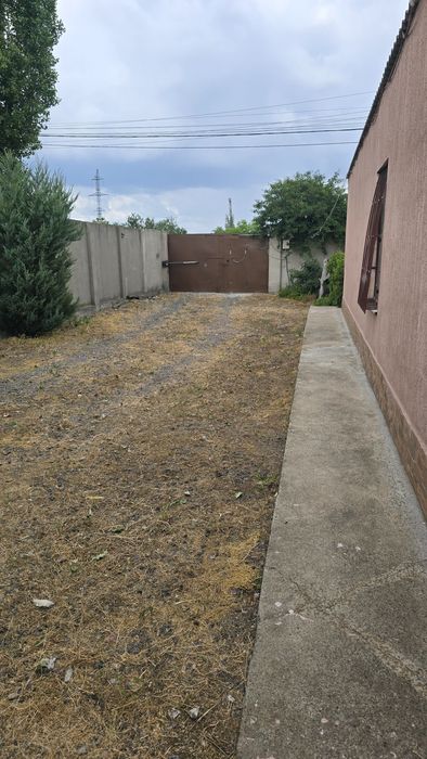 Продаж будинок з ремонтом для родини