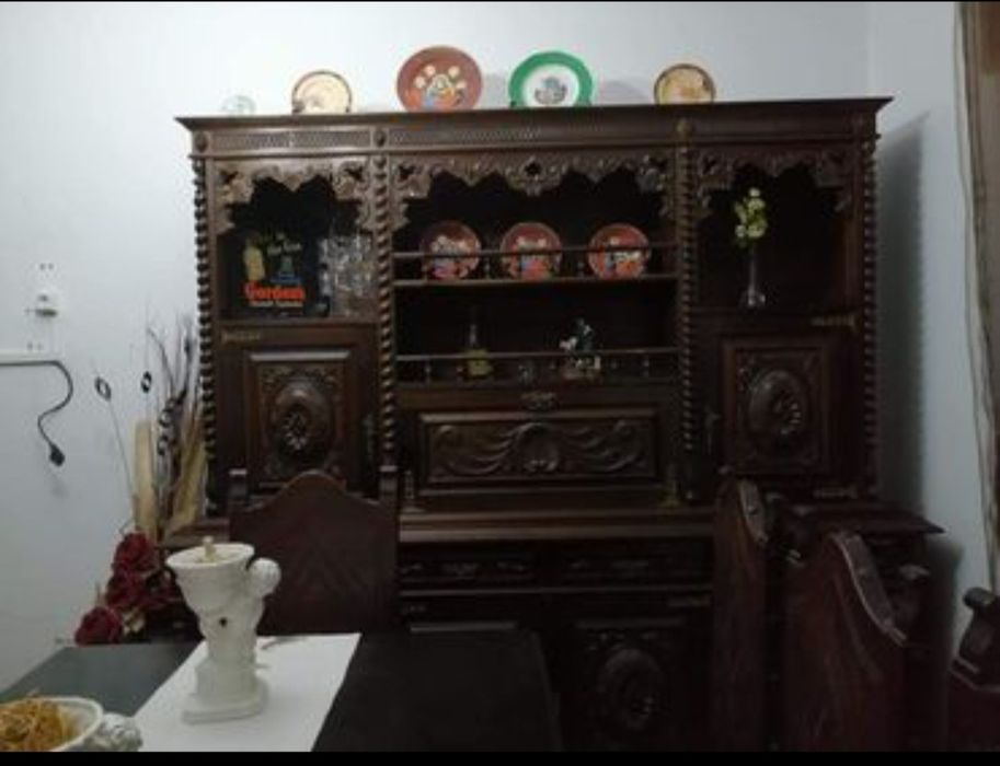 Sala de Jantar (Composta por 1 móvel de sala + 1 mesa de jantar extens