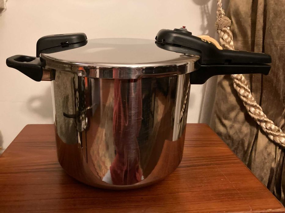 Panela de pressão nova Taurus