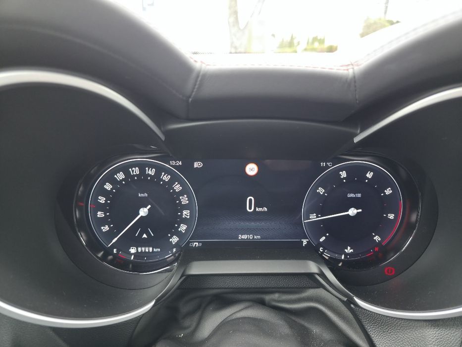 CESJA! Alfa Romeo Stelvio benz. 280km