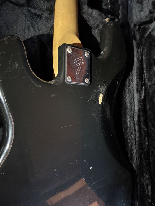 Gitara basowa lutnicza Fender Precision