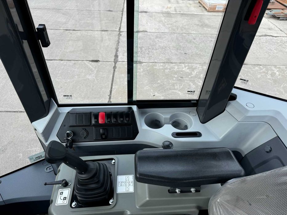 Фронтальний навантажувач XCMG XC938 погрузчик 3.5 тон