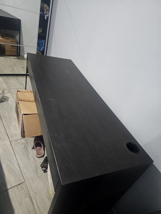 Secretária em bom estado