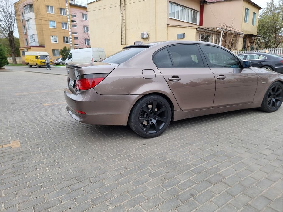 ПРОДАМ БМВ 530 .