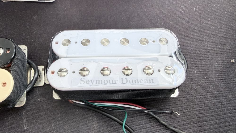 Pickups Seymour Duncan e Roswell e Fender