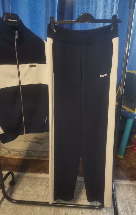 Guess жіночий спортивний костюм