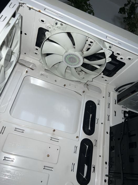 Obudowa komputerowa biała cooler master cm storm stryker retro