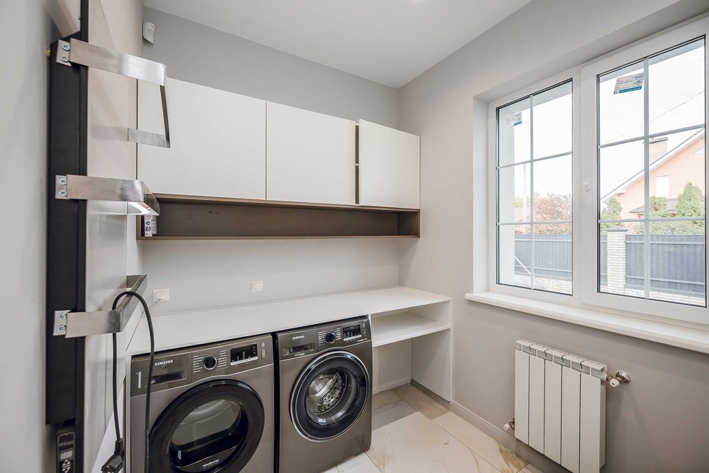 Новий будинок з басейном