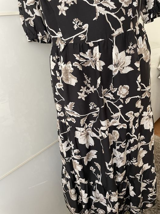 Piękna niezwykle elegancka nowa sukienka 42