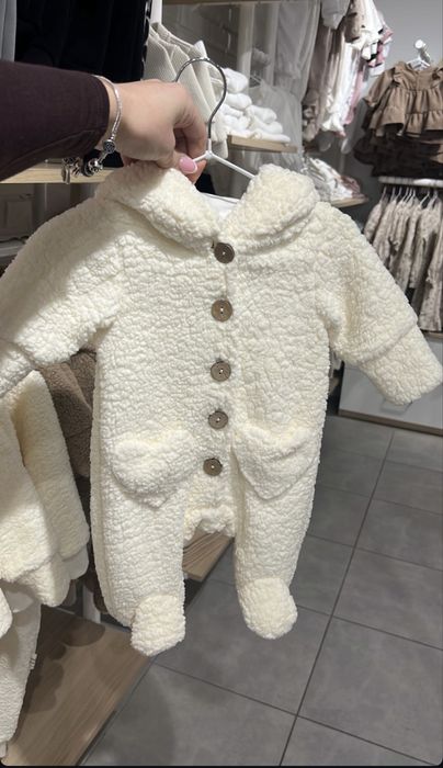 Комбинезон на выписку