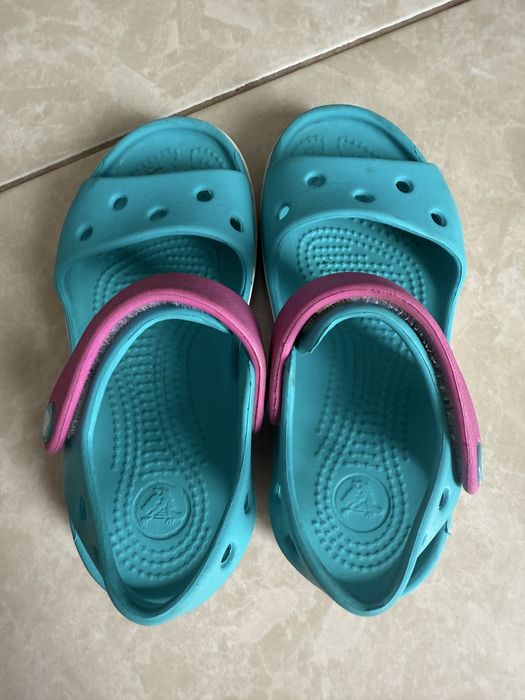 Босоніжки Crocs для дівчинки