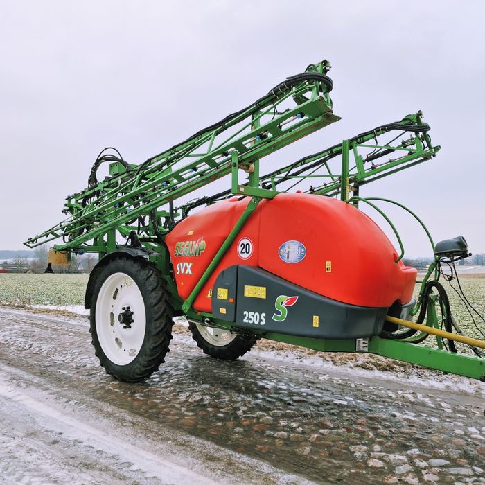 Opryskiwacz Seguip Svx 2500l 24/21m 6 sekcji Jaskółka  Zadbany !!!