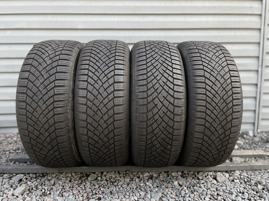 Комплект всесезонних шин Continental 215/60 R16 AllSeasonContact 2