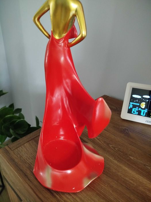 Elegancki stojak na wino