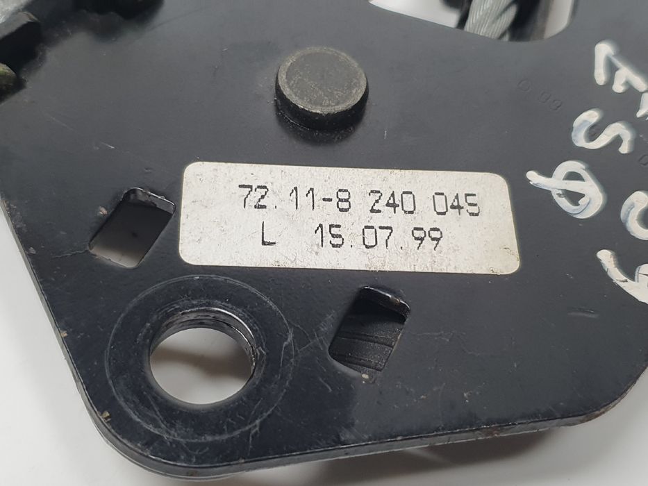 Encaixe de cinto frente esquerdo BMW 5 (E39)