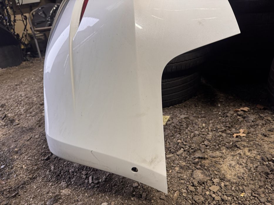 Бампер задній Tesla Model 3 білий