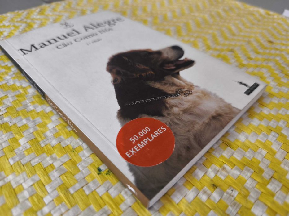 CÃO COMO NÓS
de Manuel Alegre