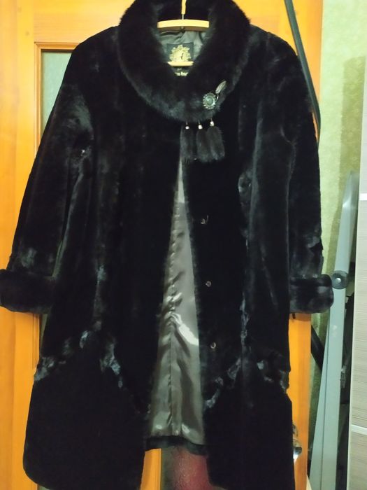 Шуба мутоновая со вставками норки!