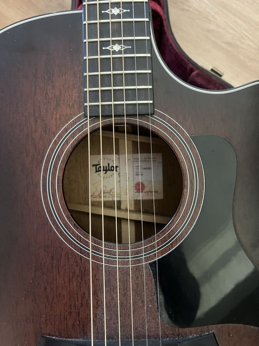 Guitarra Taylor 324 ce