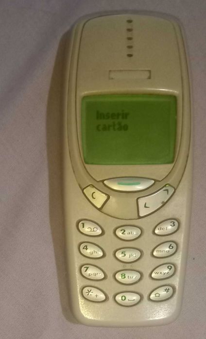 4 Telemóveis Nokia a funcionar.63825550051331122