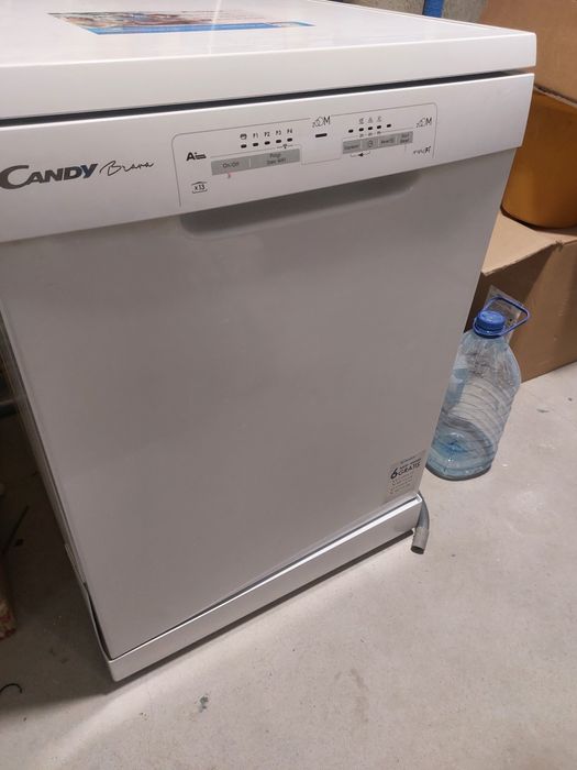 Посудомийка Candy Brava в робочому стані