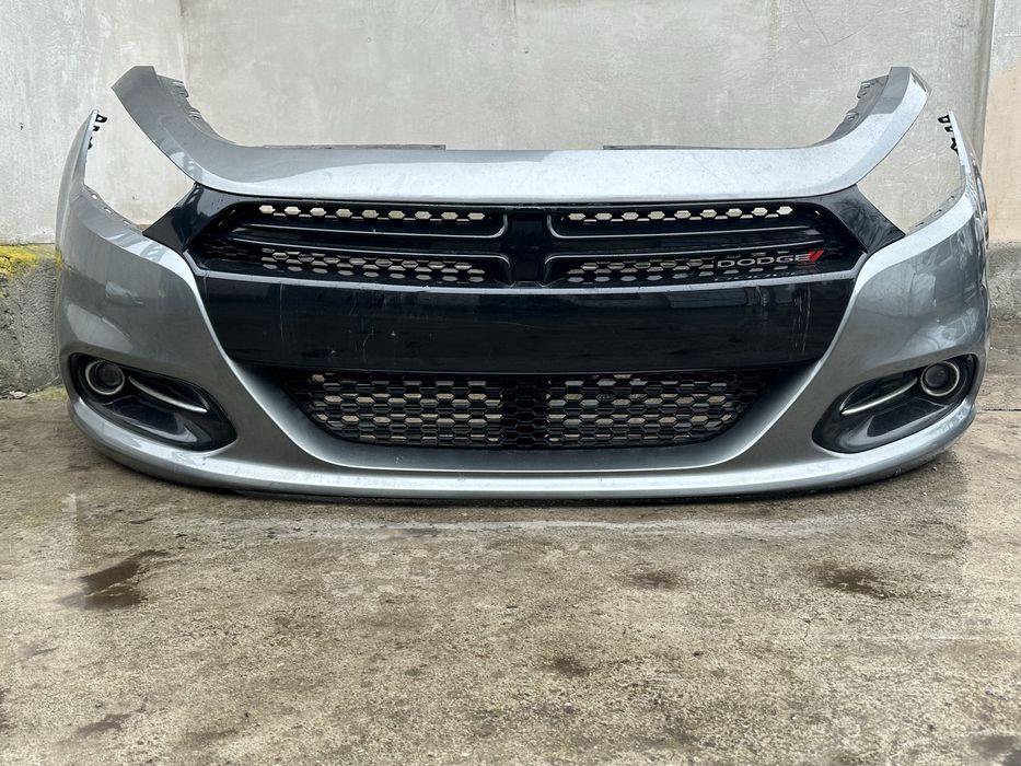 Передній бампер в зборі dodge dart