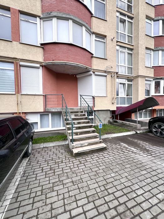 Продаж комерційного приміщення на Бамі