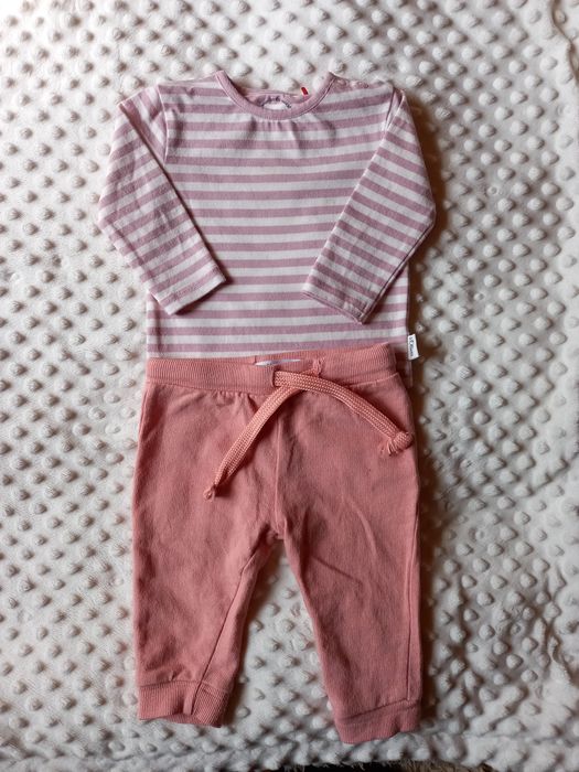 Комплект на дівчинку. Одяг на дівчинку