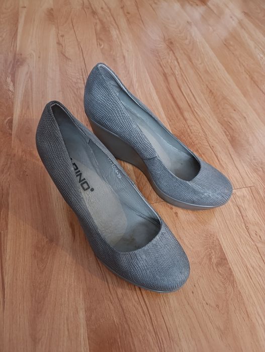 Buty karino 38 na koturnie