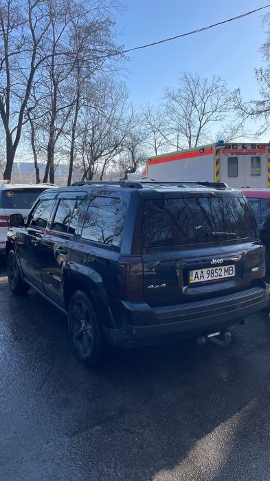 Продам автомобіль jeep patriot 2014 року 4/4