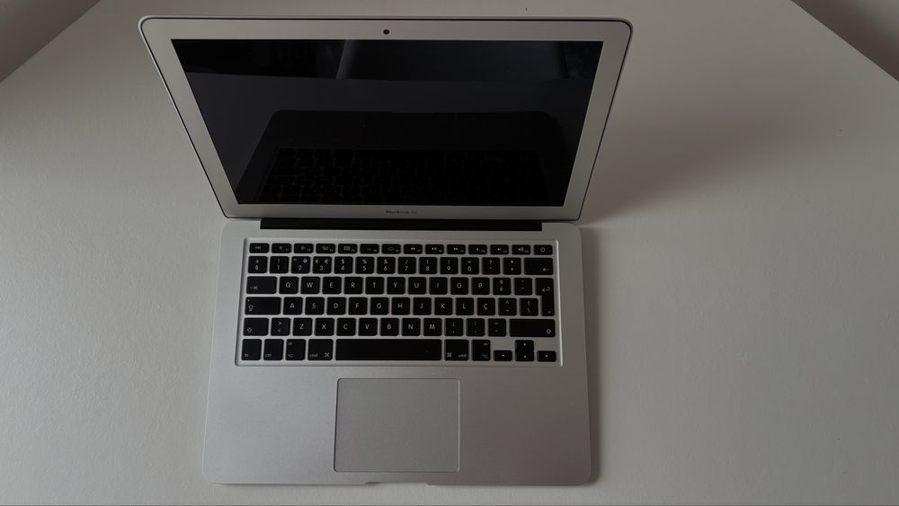 MacBook Air (2015) - Apple
