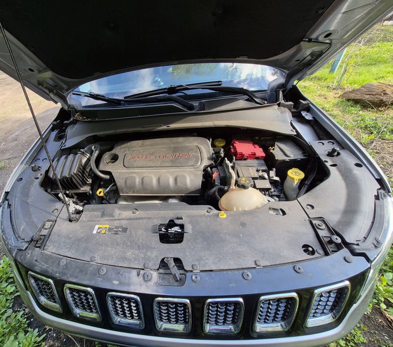 Продам Jeep Compass  Sport (4*4)2021року  2.4L бензин