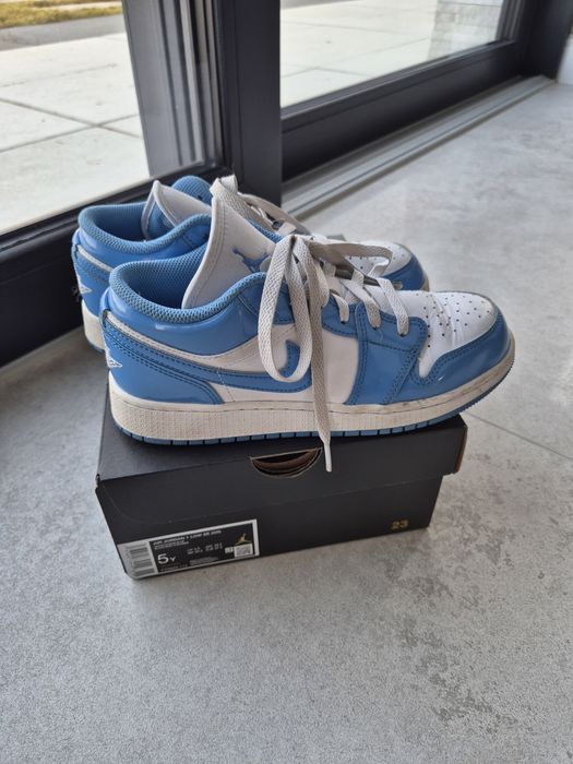 Buty NIKE Air Jordan 1 Low SE 37,5